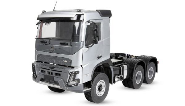 AMEWI Volvo FMX E013 Zugmaschine 6x4 1:14 RTR silber